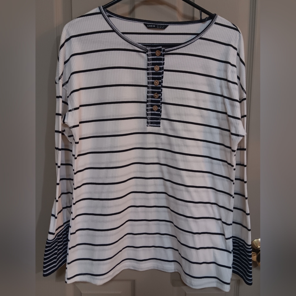 SHEIN Women's Striped Thermal Henley - Size Small (4)